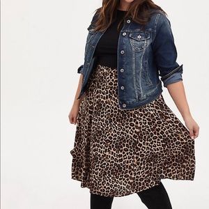 Torrid LEOPARD CHALLIS BUTTON FRONT MIDI SKIRT